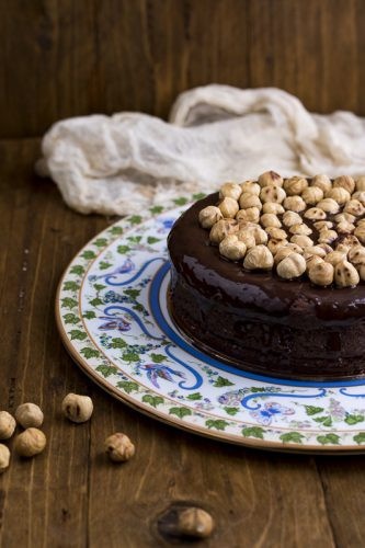 torta di nutella con nocciole