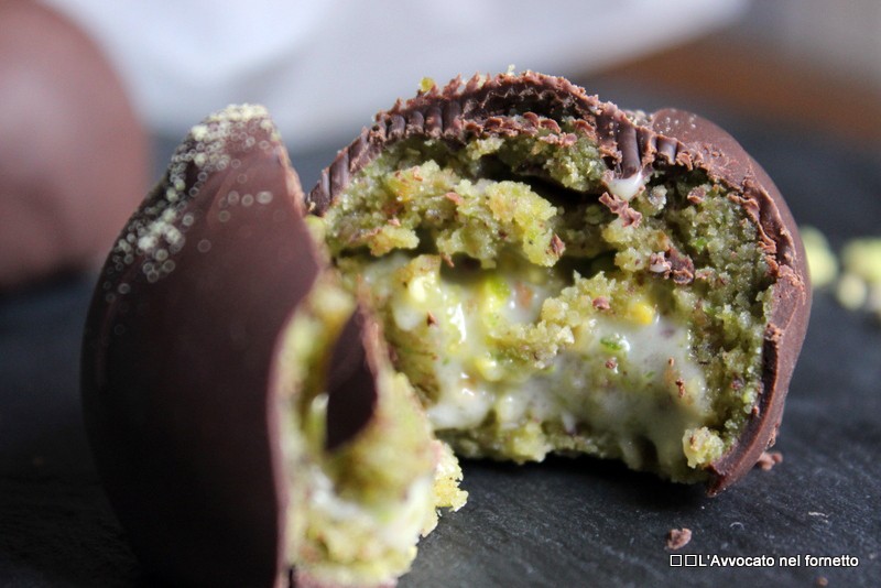 Baci fondenti al pistacchio e cuore di limoncello