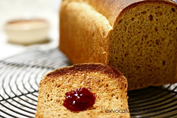 Pane con lievito madre e melassa