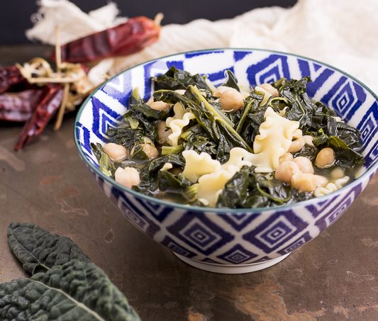 mafalda corta con cavolo nero e ceci